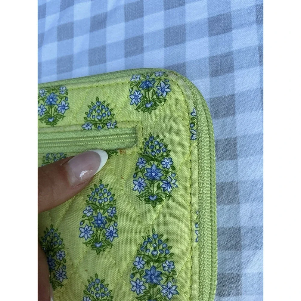Vera Bradley Retired Citrus‎ Zip Around Wallet Green Blue Flowers 8 X 5 - Picture 4 of 7